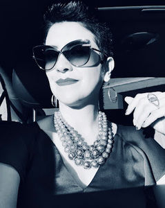 Meet your Posher, Raquel